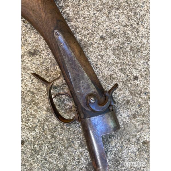 Ancienne crosse fusil. Poin�on P. T.