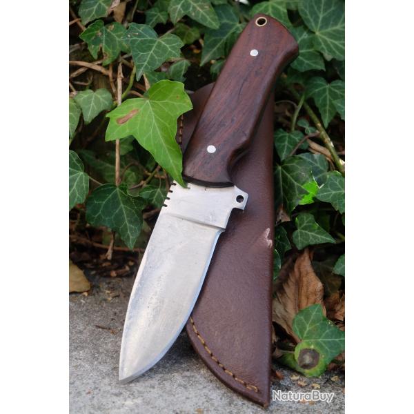 Couteau de Chasse Skinner Lame Drop Point Acier Carbone 1055 Manche Bois Etui Fabr Artisanale