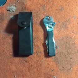 Petite pince portable couteau suisse