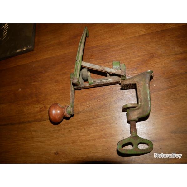 Sertisseur de calibre 24 � restaurer