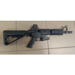 r&eacute;plique airsoft M4 B4 PMC bolt avec effet recul neuve