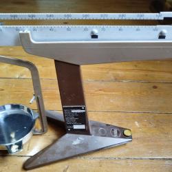 Balance m&eacute;canique de pr&eacute;cision &agrave; fl&eacute;au suspendu