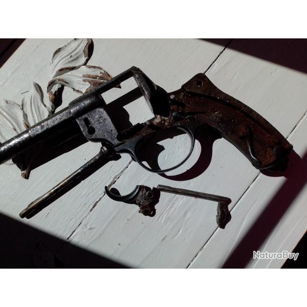 Carcasse revolver 1873 et quelques pi�ces