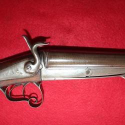 Traditionnel fusil a broche XIX&egrave;me si&egrave;cle