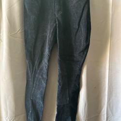 Pantalon / culotte de v&egrave;nerie en velours