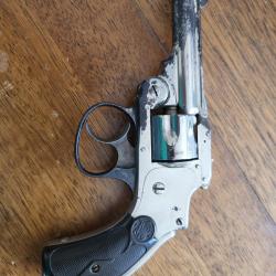 REVOLVER DE POCHE SMITH ET WESSON  CALIBRE .32 A BRISURE SANS CHIEN APPARENT