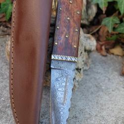 Couteau Dague Scottish Dirk Lame Acier Damas 256 Couches Manche Bois Clout&eacute; Etui Cuir Fab Artisanale