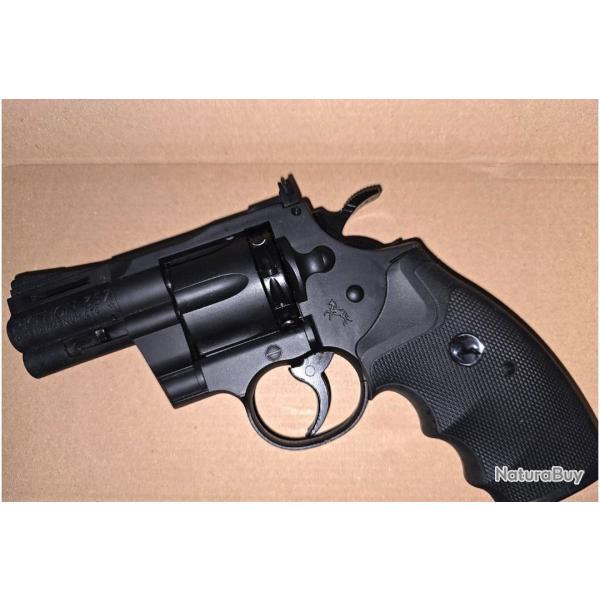 Colt python357 ,CO2 plombs 4,5 MM.bo�te d'origine, 5 barillets et bo�te de plomb entam�.