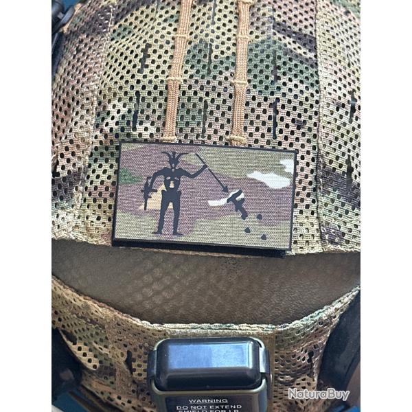 Patch tactique Blackbeard (Barbe Noire) - Fond Camouflage BME (5x8 cm / 100 % Cordura 500D)