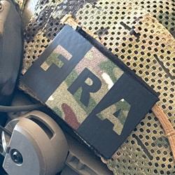 Patch tactique FRA - Fond Camouflage BME (5x8 cm / Cordura 500D)