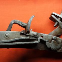 PL28.Platine &agrave; Chenapan semi fonctionnel 18&egrave;m ou pour pieces