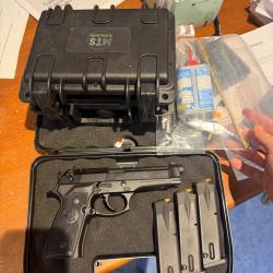 Beretta 92FS Cal.9x19 (15 coups)