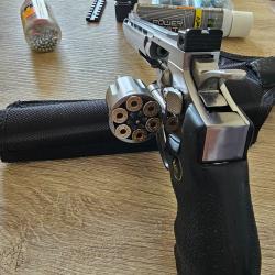 Pistolet Dan Wesson 6" chrom&eacute; et accessoires.