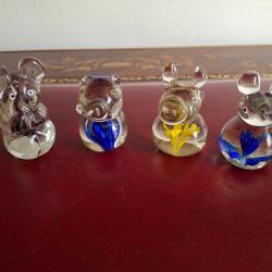 Lot de 4 sulfures Animaux en verre avec inclusion de formes color&eacute;es hauteur 9 cm