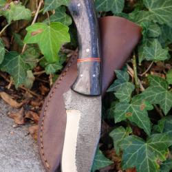 Couteau Skinner Bushcraft Chasse Lame Acier Carbone 1075 Manche Bois Smoke Etui Cuir Fabr Artisan