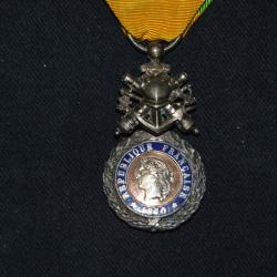 MEDAILLE MILITAIRE 1870-MODULE DE LUXE 5&deg; TYPE AUX CANONS-CENTRE EN OR-ARGENT ET VERMEIL
