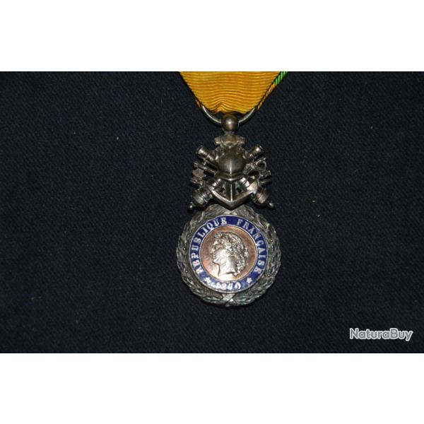 MEDAILLE MILITAIRE 1870-MODULE DE LUXE 5� TYPE AUX CANONS-CENTRE EN OR-ARGENT ET VERMEIL