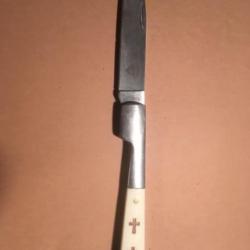 grand couteau de poche
