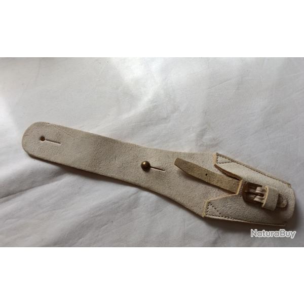 Porte ba�onnette en buffle blanc pour Mousqueton,  lebel ou autre, neuf , jamais utilis�  ( A )
