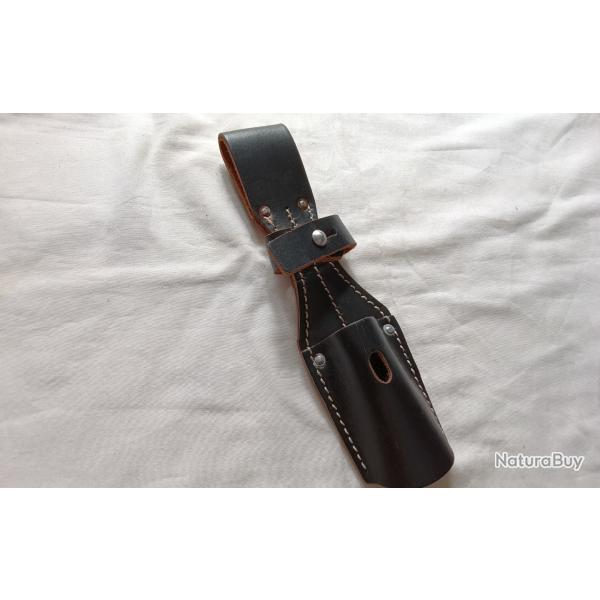 Porte ba�onnette en cuir  98K dat�  1941 ( A10)
