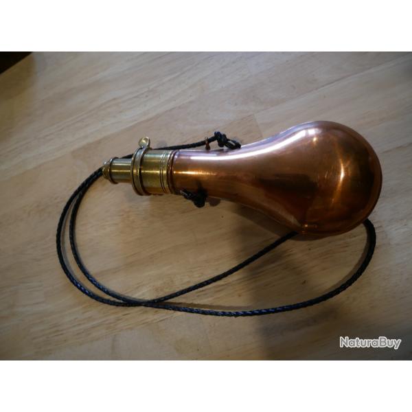Poire � poudre en cuivre G.& J. W. HAWKSLEY, SHEFFIELD en �tat proche du neuf