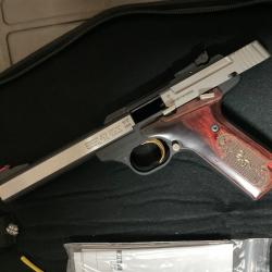 A vendre pistolet browning BUCK MARK 22LR tr&eacute;s peu servie