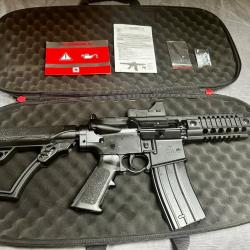 Fusil mitrailleur crosman A4P modifi&eacute; avec crosse Daniel d&eacute;fense. C02 billes4,5 &eacute;tat neuf Mallette