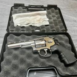 Revolver Colt Python ( Umarex S40 l&eacute;gends) co2 cal4,5 &eacute;tat neuf . Mallette Umarex