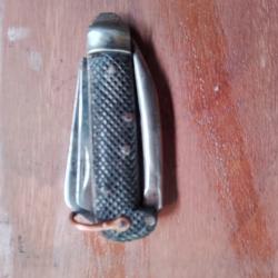 Couteau r&eacute;glementaire britannique de soldat ou de marin, appel&eacute; clasp knife ou British Army jack kni