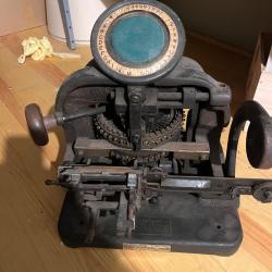 Bonjour, j'ai une machine &agrave; vendre