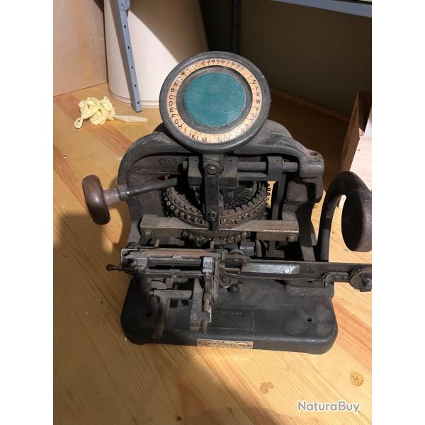 Bonjour, j'ai une machine � vendre