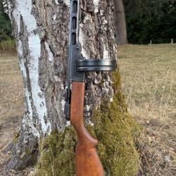 Pistolet mitrailleur sovi&eacute;tique PPSH41 de 1943 neutralis&eacute; cat c-9