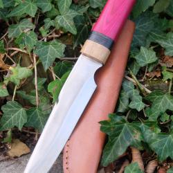 Poignard Puukko Couteau Lame Acier Carbone 1055 Clip Point Manche Fushia Fab Artisanale Etui Cuir