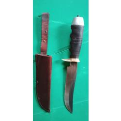 ANCIENNE DAGUE DE COMBAT  ITALIENNE   AVEC SON FOURREAU