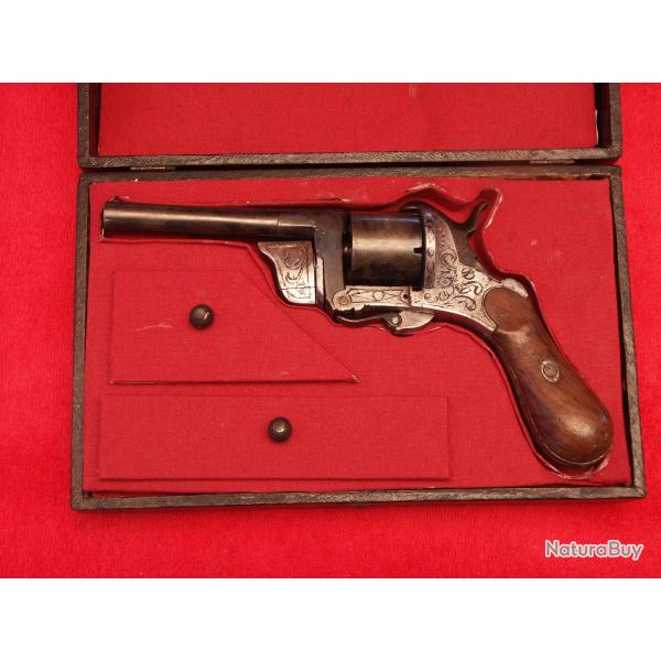 Revolver � broche fran�ais de Fran�ois Eyraud en calibre 7mm (A688)