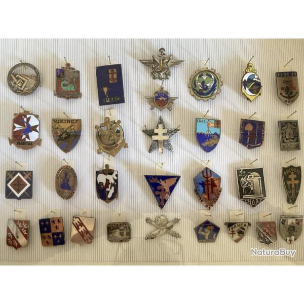 Lot d'insignes authentiques et rares des FFL et FNFL dits � du Levant � ou du � Caire �