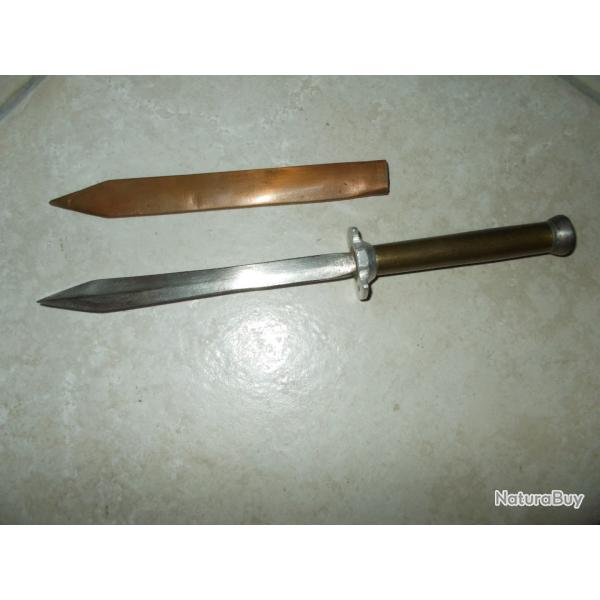 ancien poignard artisanal objet de tranch�e ww1 1914 1918 soldat poilu laiton guerre militaria arm�e