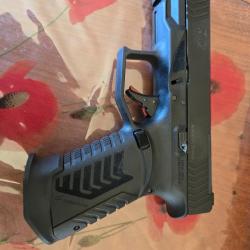 Pistolet Derya DY9 calibre 9x19, achet&eacute; neuf, tir&eacute; 250 cartouches &eacute;tat du neuf dans sa mallette.