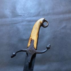 SABRE &Agrave; L'ORIENTALE SHAMSHIR &laquo; MAMELOUK &raquo; NAPOL&Eacute;ONIEN D&Eacute;BUT XIXe PI&Egrave;CE DE COLLECTION RARE IVOIRE