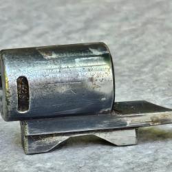 Porte percuteur de Mauser 98 , 98k avec WaA et num&eacute;ro 5042