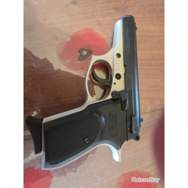 Pistolet Bersa calibre 22Lr parfait �tat dans sa mallette tir� 300 cartouches