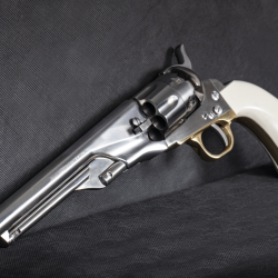 REVOLVER &Agrave; POUDRE NOIRE PIETTA 1860 ARMY ACIER POLI BLANC CROSSE IVOIRINE 8" .44 PN