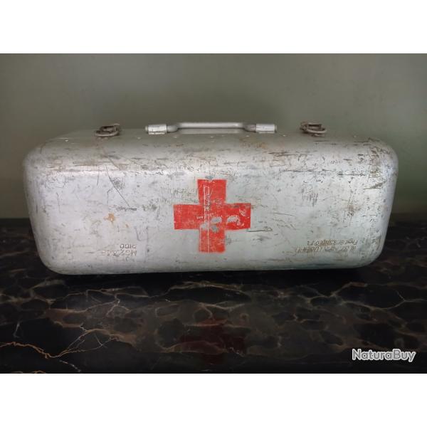 Bo�te m�dicale militaire vintage authentique des ann�es 1950-1960,