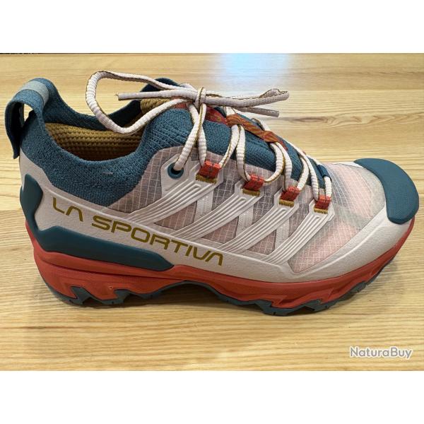 LA SPORTIVA WOMAN ULTRA RAPTOR 3