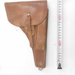 Imposant &eacute;tui en cuir fauve pour pistolet automatique calibre  9mm