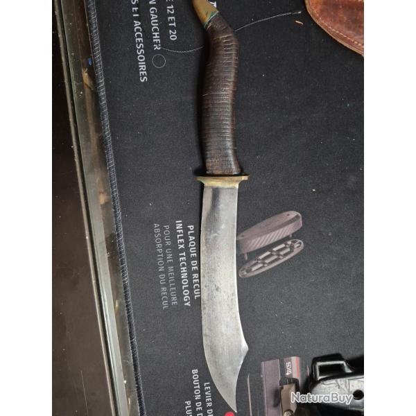 COUTEAUX DE CHASSE