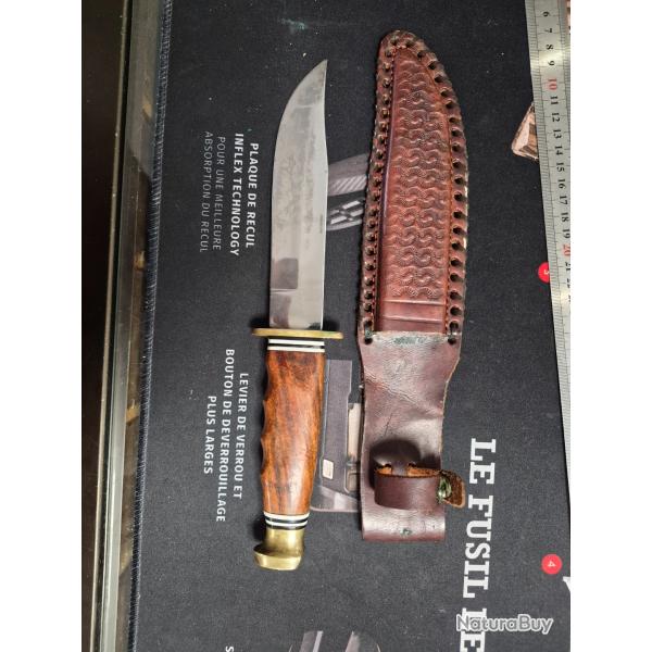 COUTEAUX DE CHASSE AVEC �TUIS CUIR