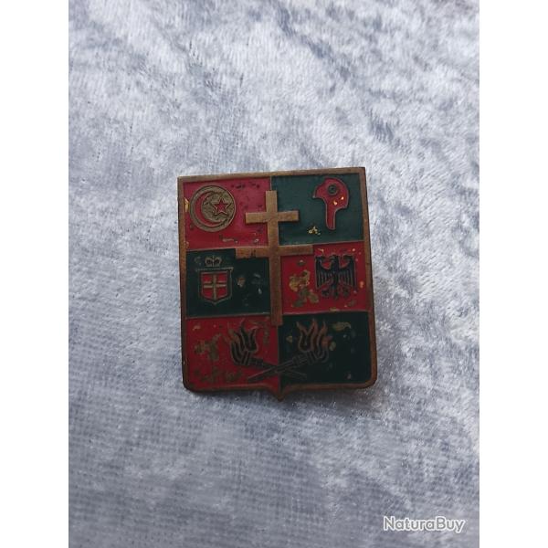 Insigne militaire ww2 1 �re arm�e Rhin et Danube service des essences