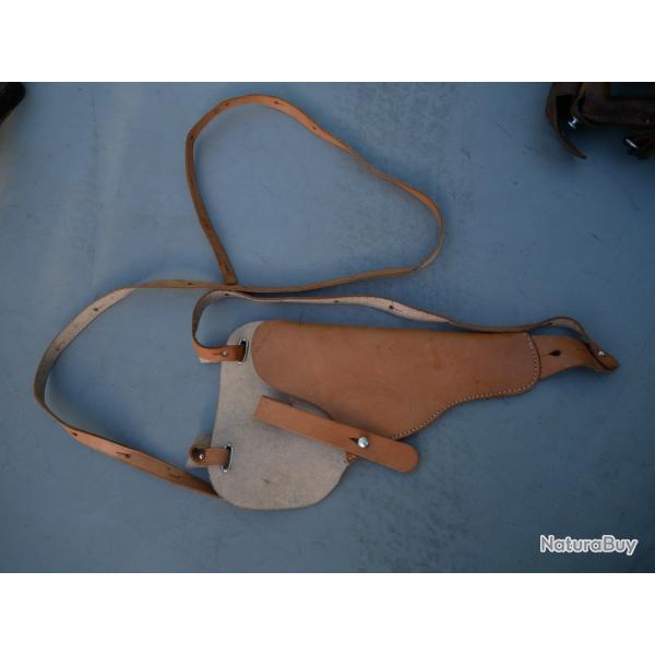 Holster d'�paule en cuir fauve