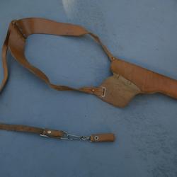 Etui d'&eacute;paule en cuir fauve type arm&eacute;e Fran&ccedil;aise